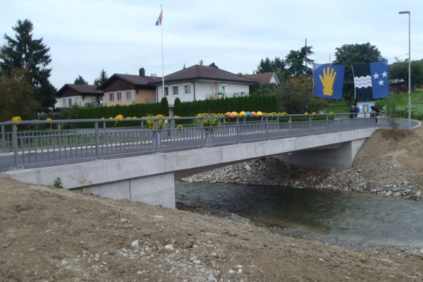 Renaturierung Bünz, Falkenmatt- und Eichhofbrücke Hendschiken